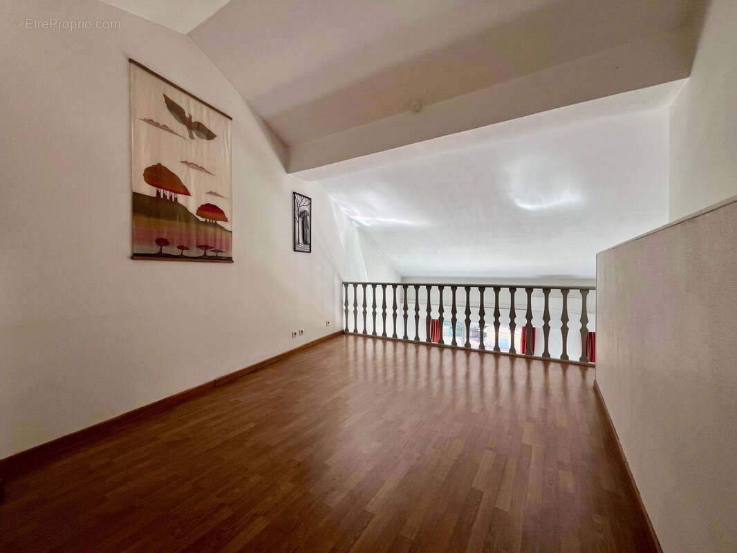 Grand T3/4 en duplex en dernier étage - photo 7