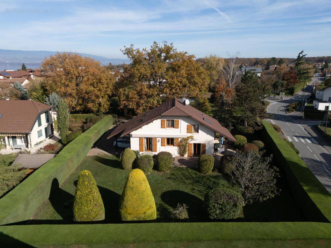 Maison à CHENS-SUR-LEMAN