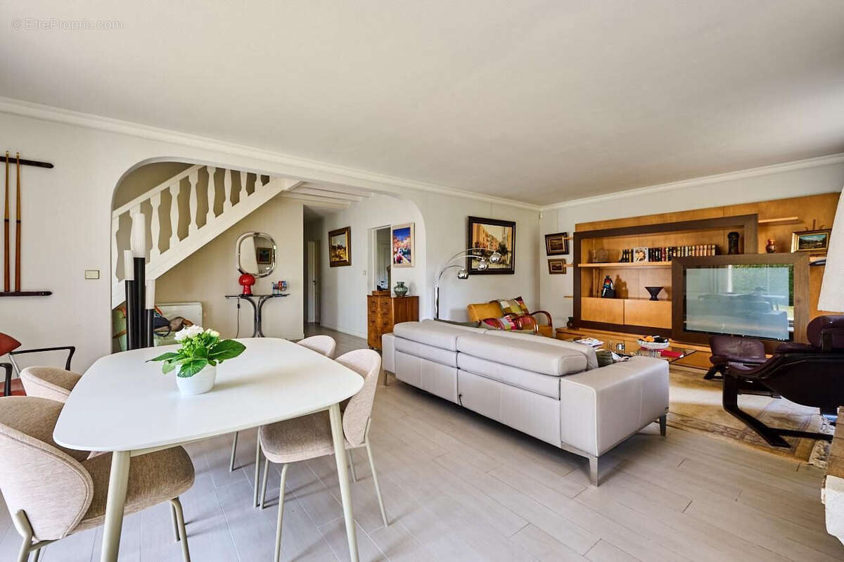 Maison à CHEVIGNY-SAINT-SAUVEUR