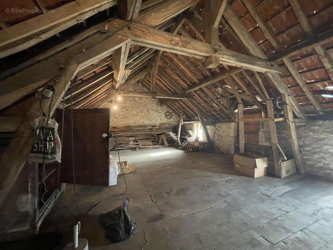 Maison à VOUNEUIL-SUR-VIENNE