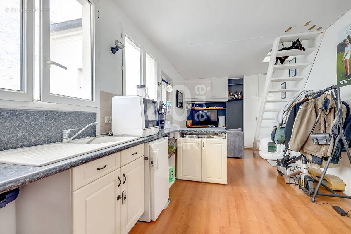 Appartement à PARIS-20E