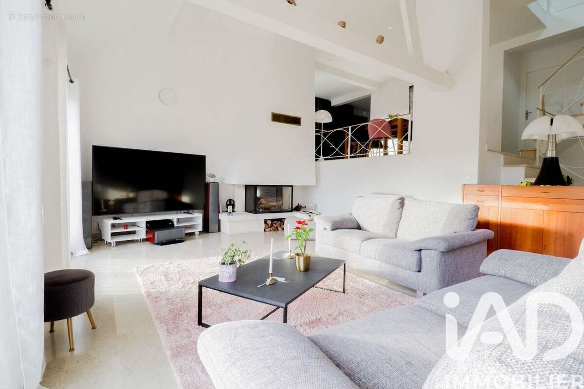 Maison 210 m² à Saulx-Les-Chartreux  - photo 2