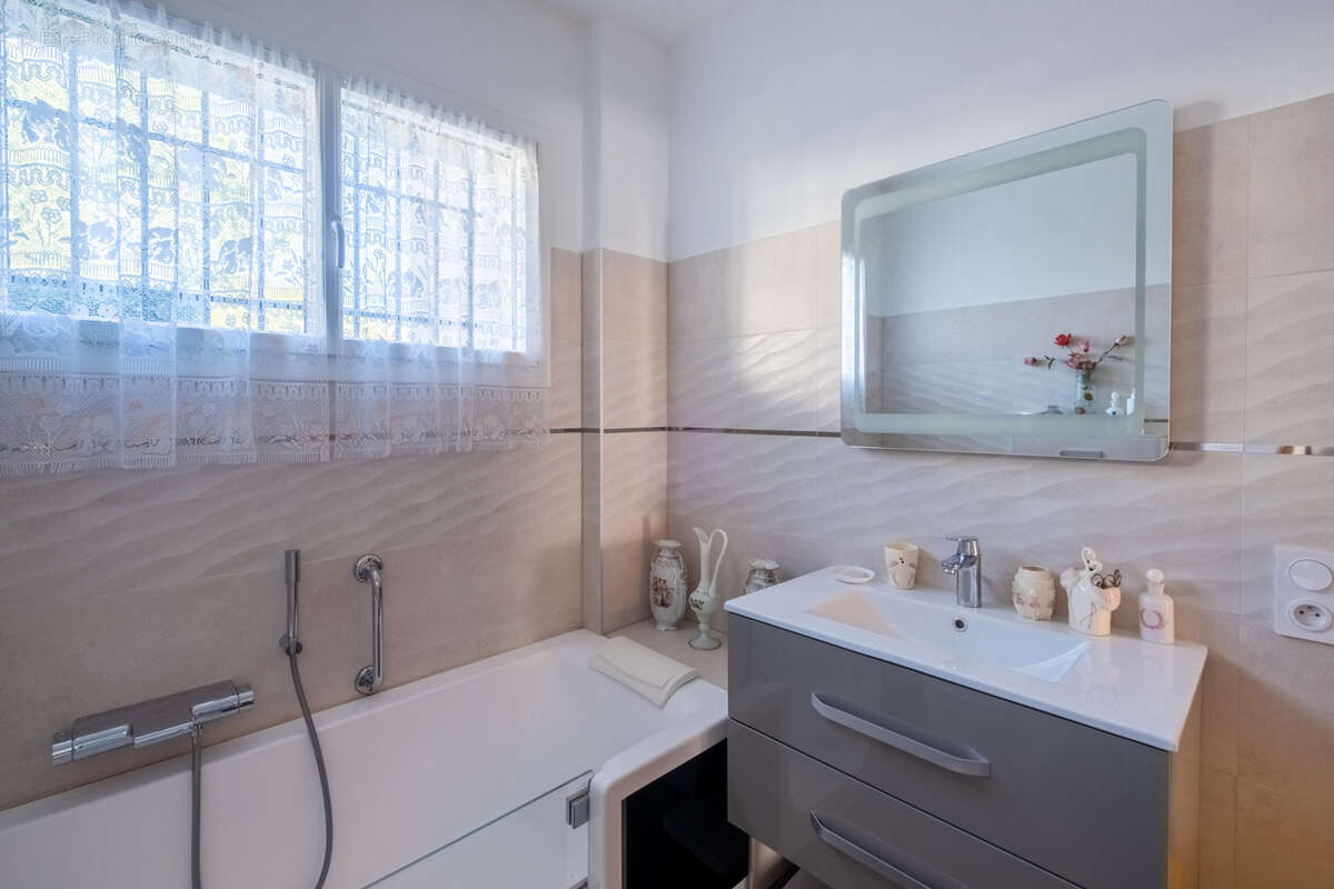 Abatilles maison familiale 6 pieces vente en nue propriete - photo 15
