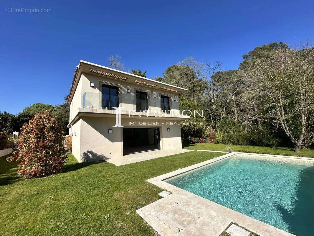Maison à MOUGINS