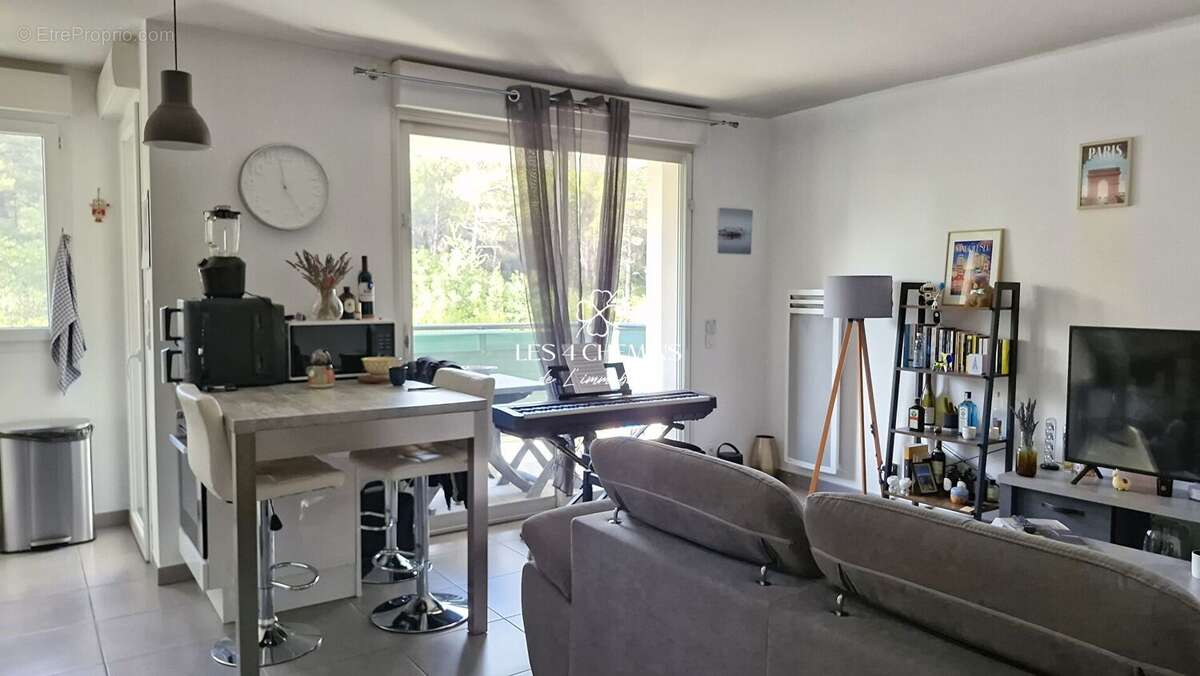Appartement à CHATEAUNEUF-LE-ROUGE