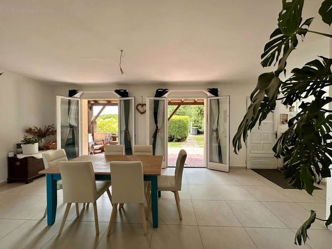 Maison de village rénovée avec jardin et potentiel d'aménagement - photo 5