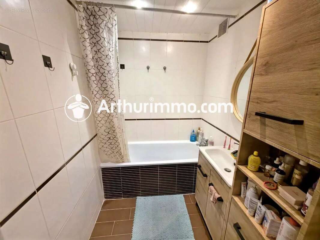 Appartement à SAVIGNY-LE-TEMPLE