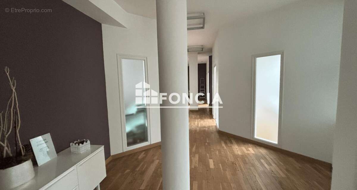 En hypercentre de Quimper, découvrez cet ensemble de bureaux de plus de 320 m² - photo 3