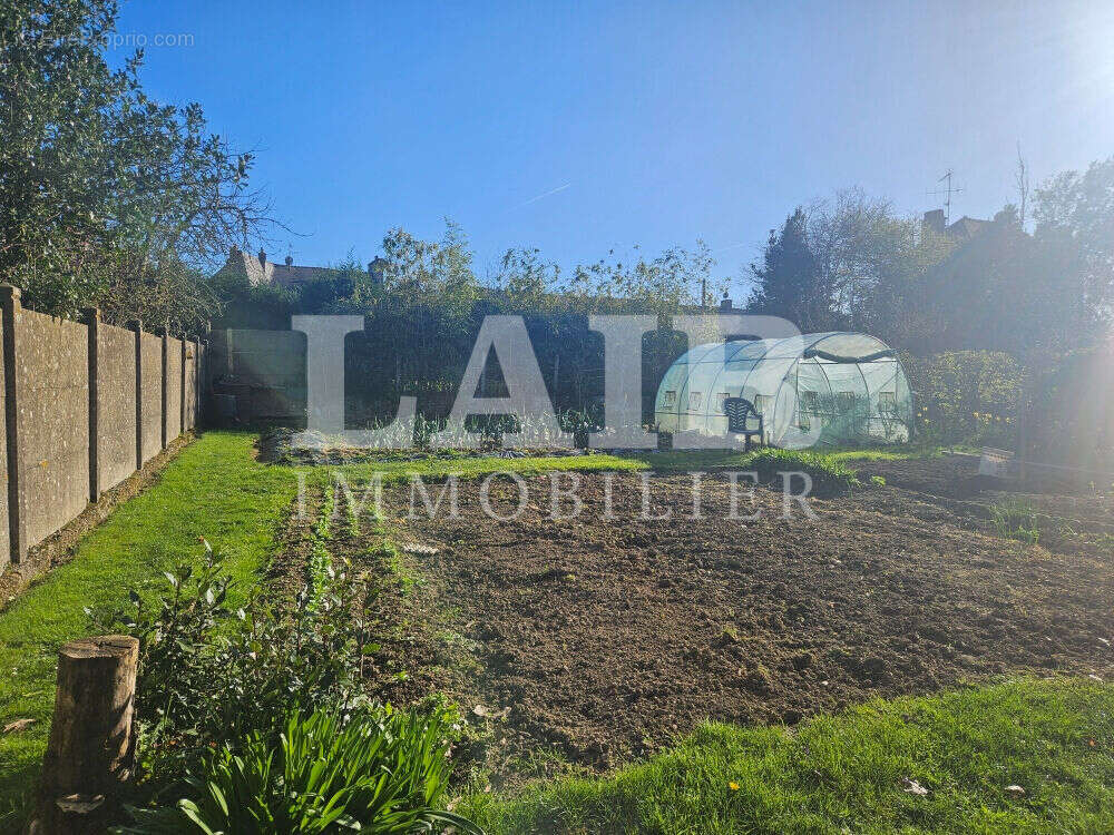 Maison à VILLAINES-LA-JUHEL