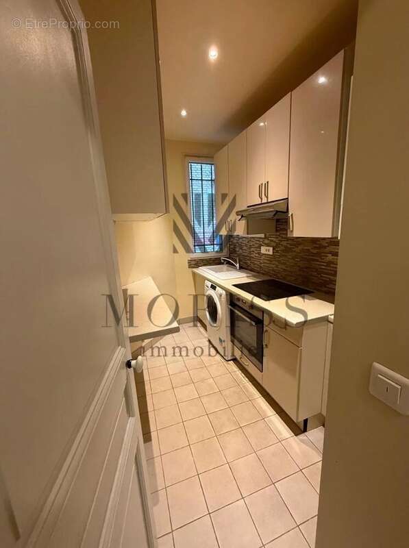 Appartement à PARIS-14E