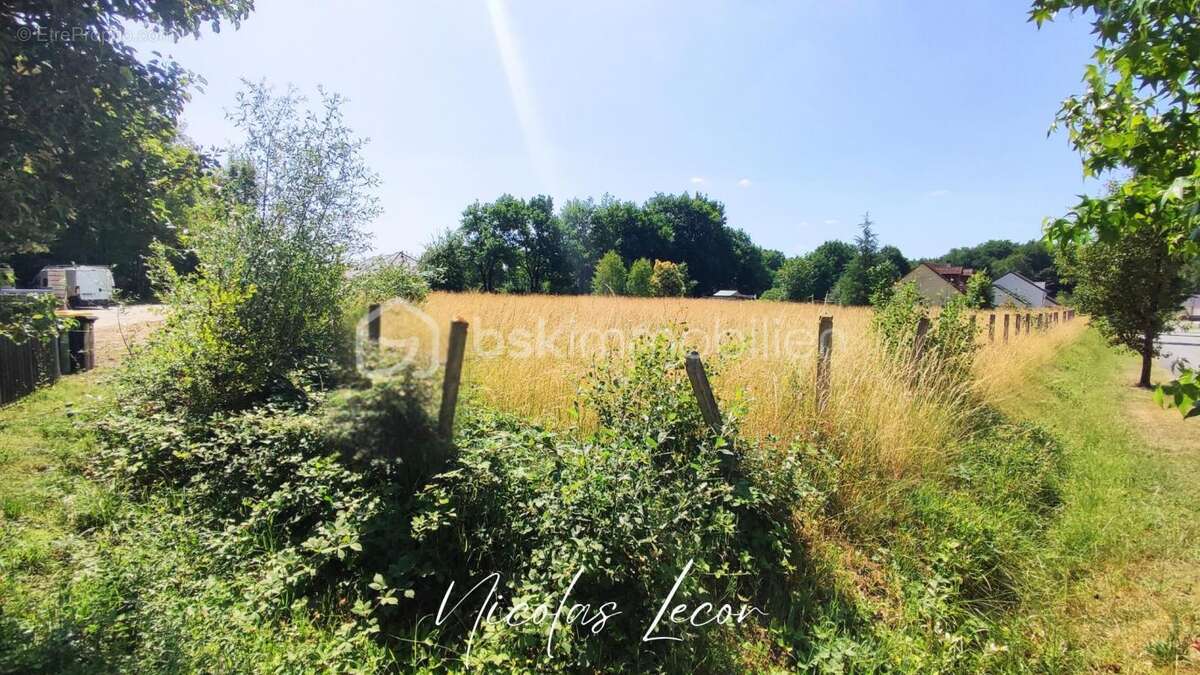 Terrain à SAINT-LAURENT