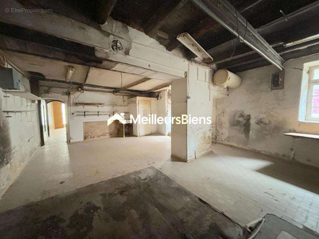 Commerce à BOURG-SAINT-ANDEOL