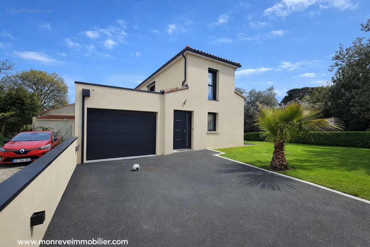 Maison à BOUGUENAIS