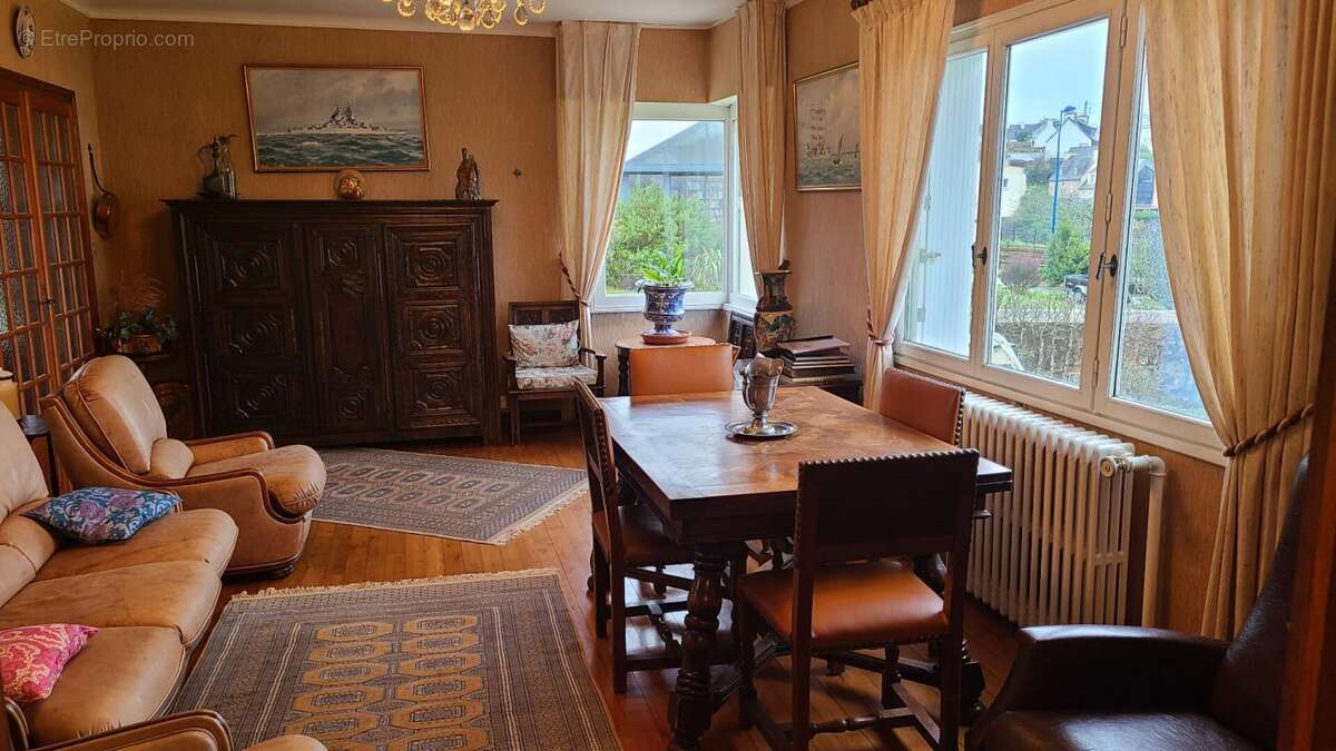 Maison à PLOUGASNOU