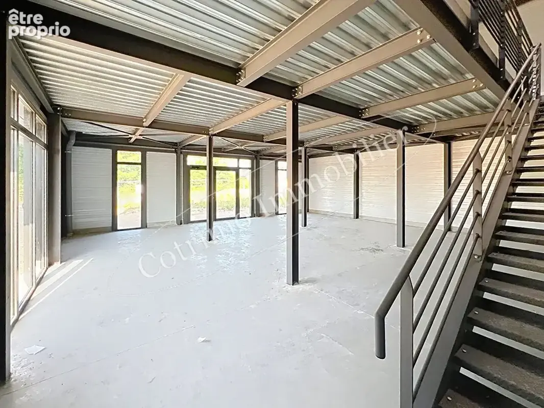 Local d'activité Tignieu Jameyzieu 400m² Terrain 1200m² - photo 2