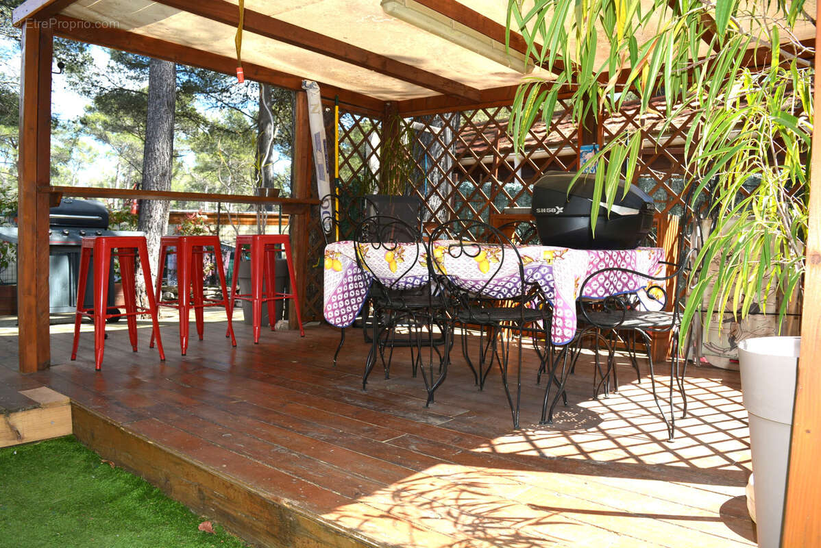 Maison à LE CASTELLET