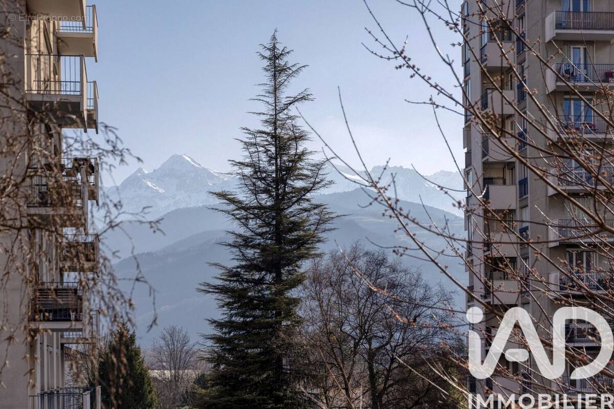 Photo 1 - Appartement à SAINT-MARTIN-D'HERES