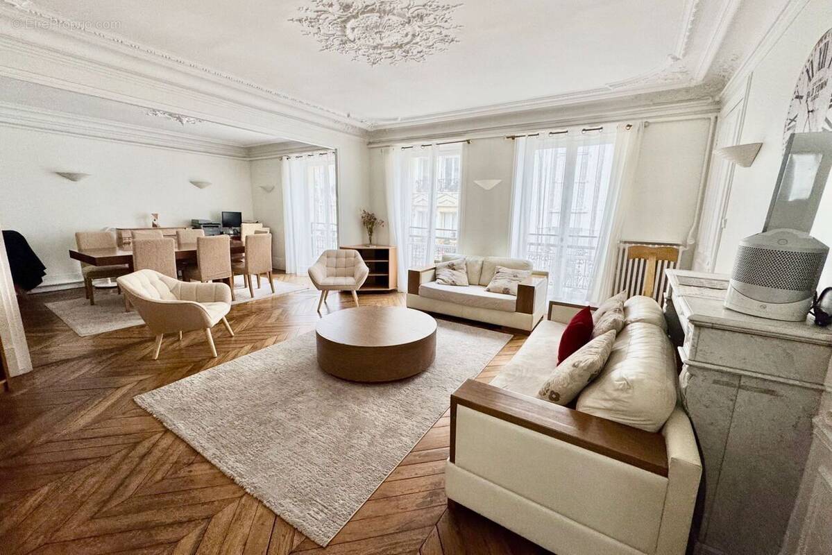 Appartement à PARIS-10E