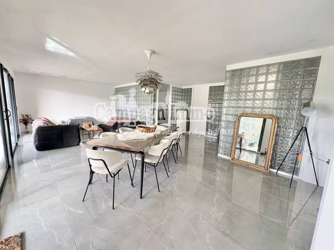 Maison à SAINT-FORGEUX