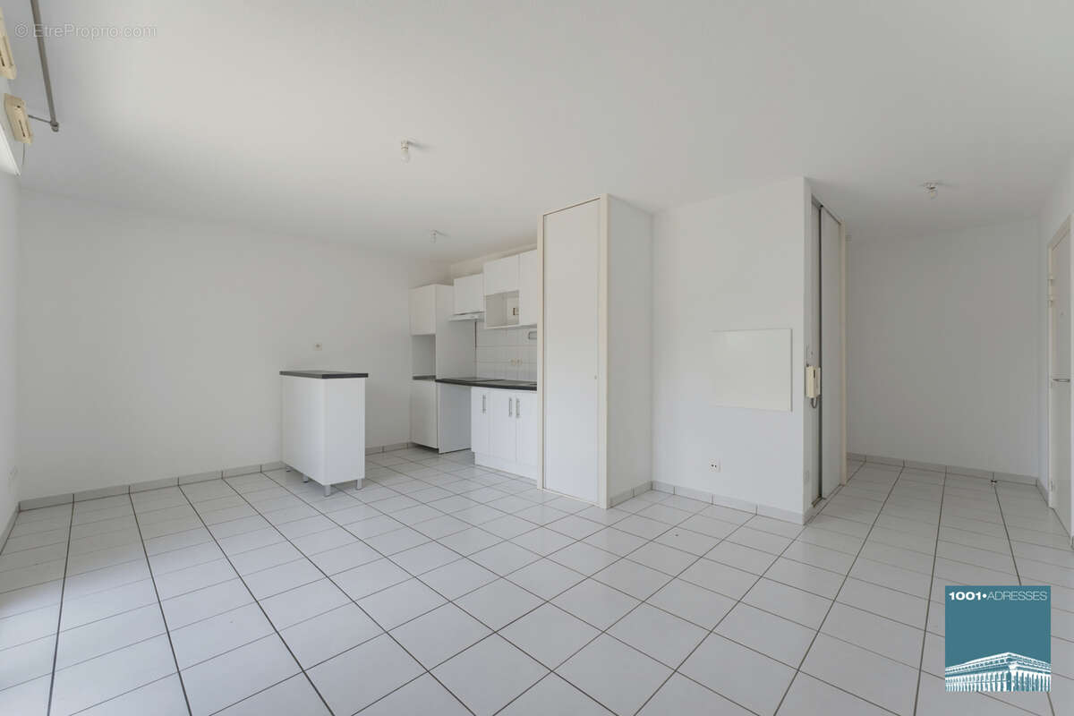 Appartement T3 traversant 57 m2   Terrasse exposée Sud-Est   Mérignac - photo 2