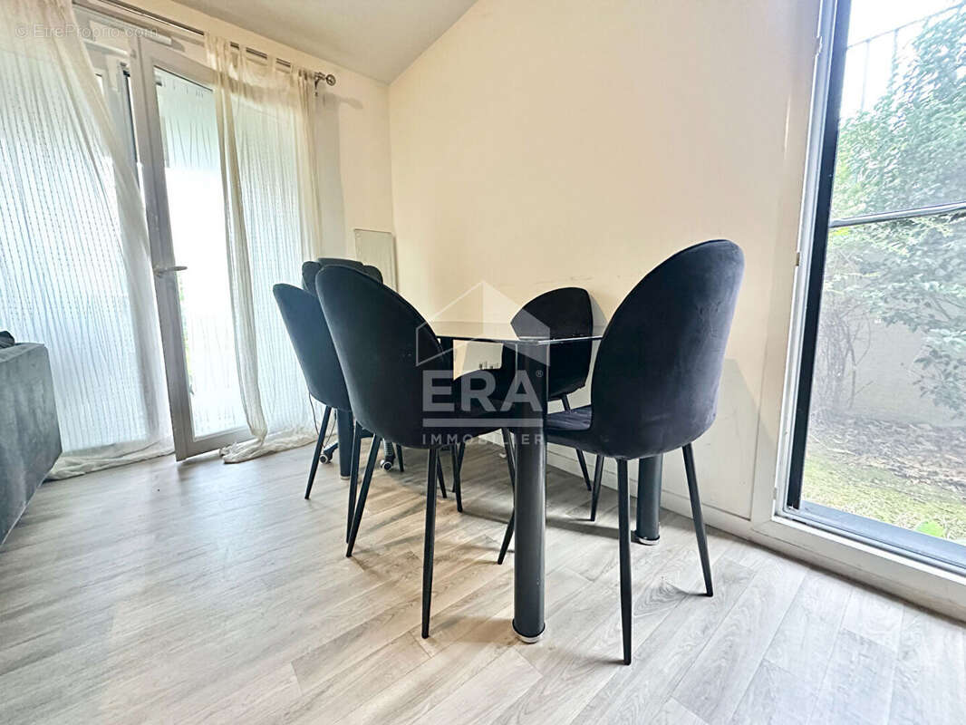 Appartement à SARTROUVILLE