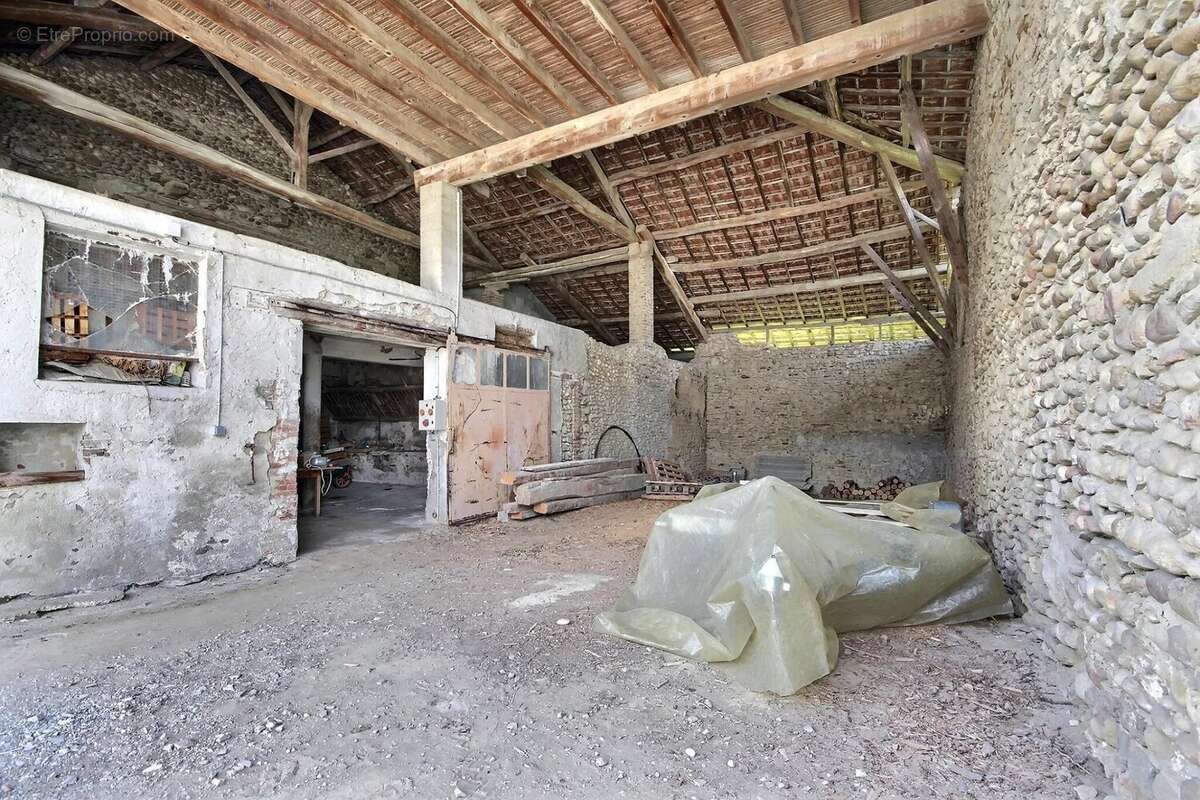 Maison à CHEVRIERES