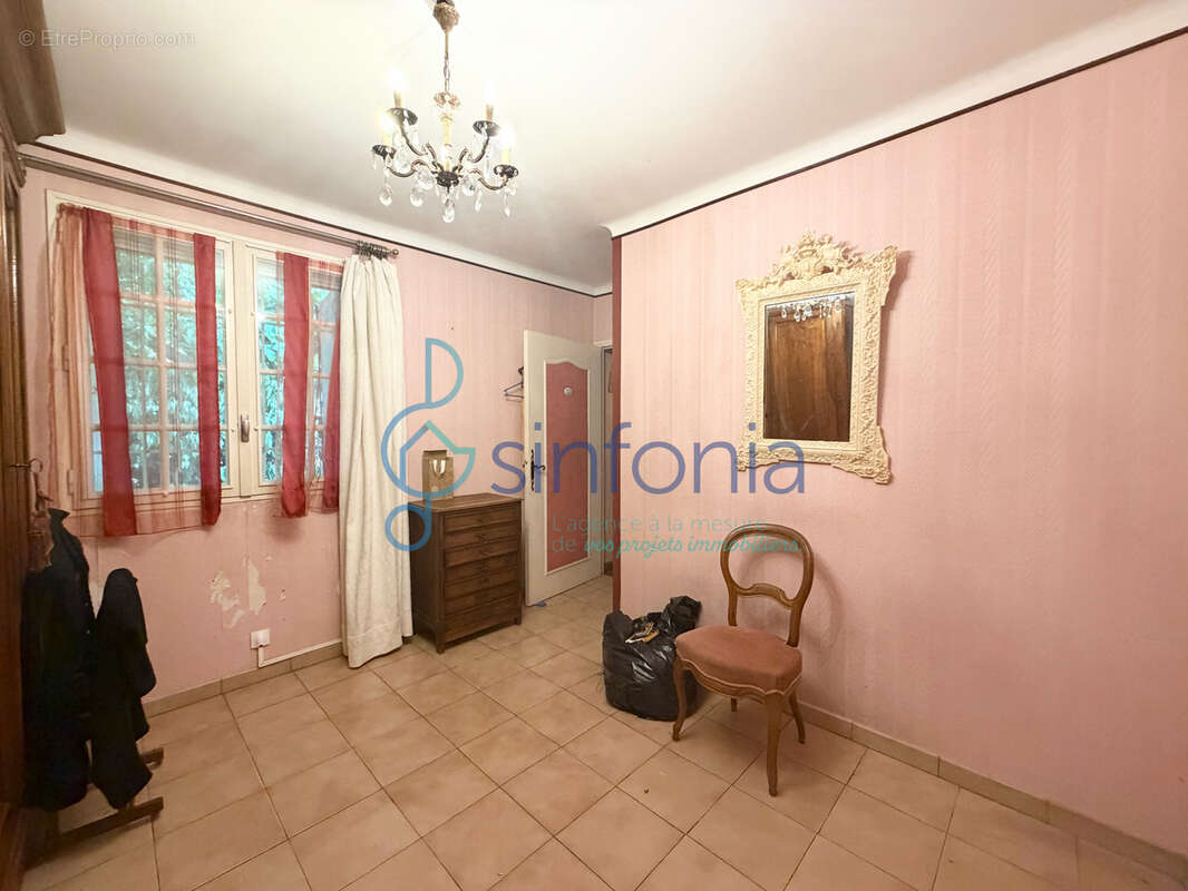 Nîmes   Maison de 120 m2 avec appartement indépendant de 45 m2, 2 garages et jardin - photo 21