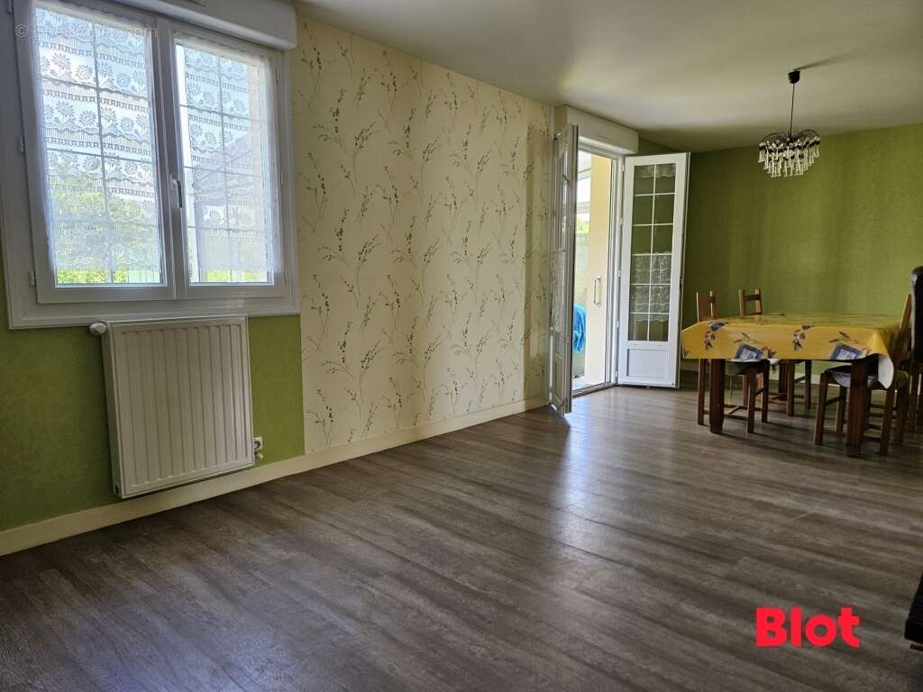 Maison à LA CHAPELLE-JANSON