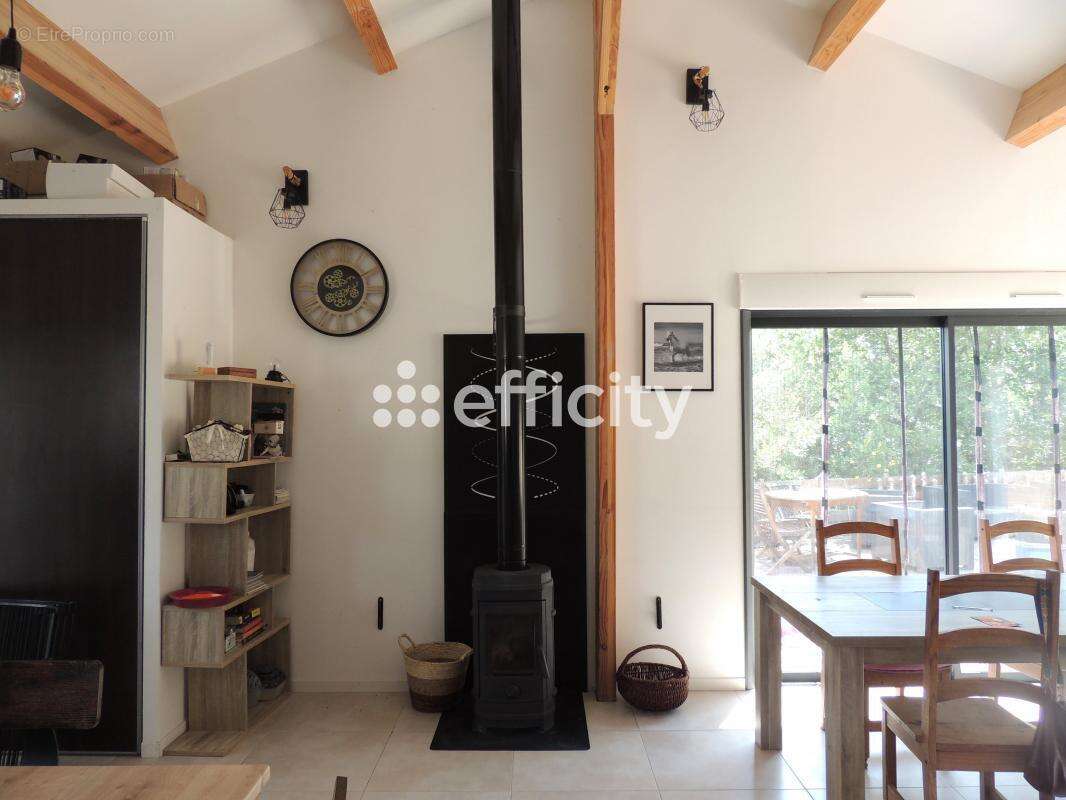 Maison à SAINT-JEAN-DE-LA-BLAQUIERE