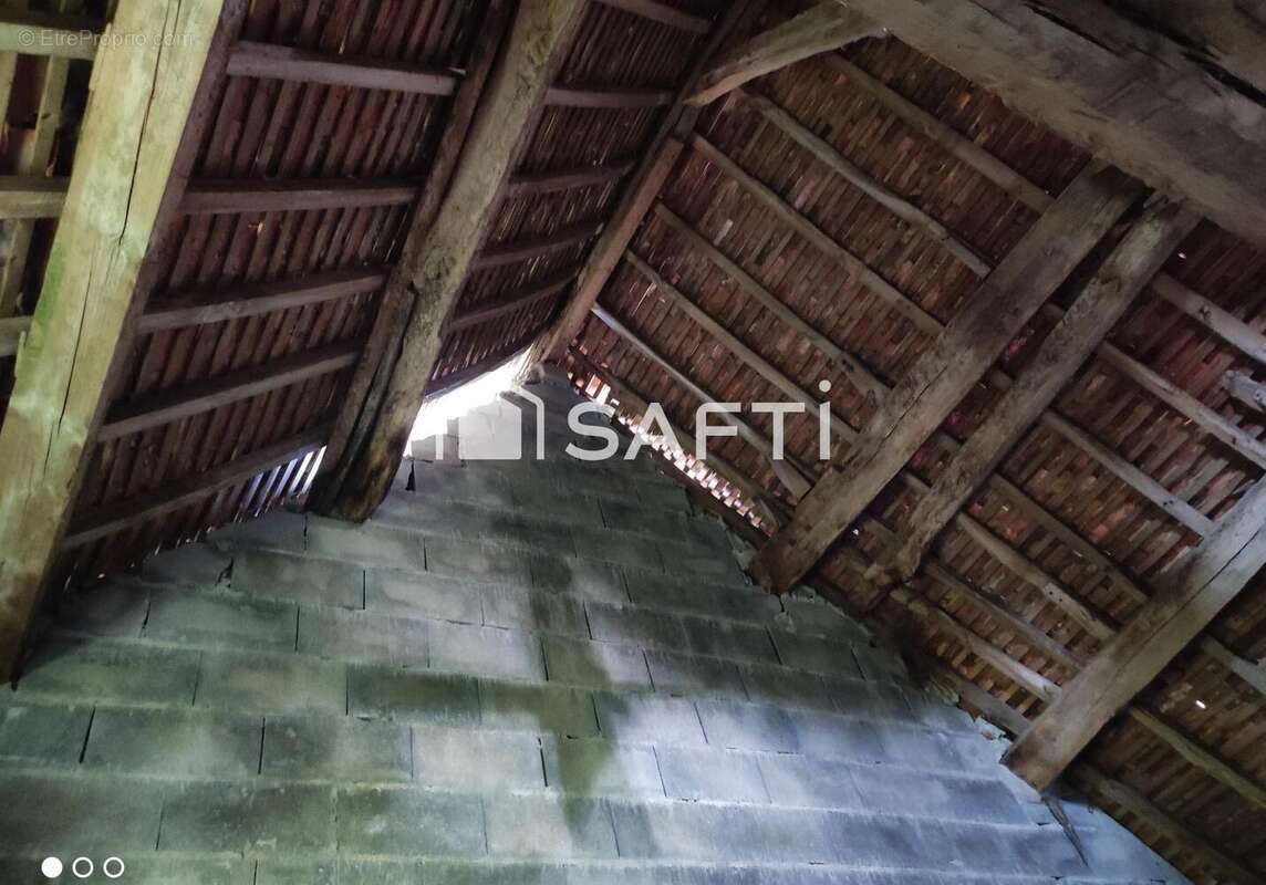 Maison 94 m² à Saint-Fraimbault  - photo 6