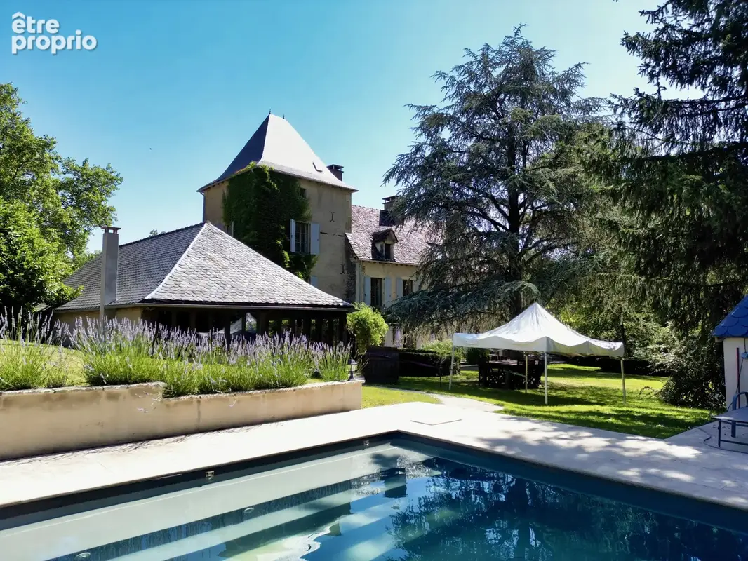 Domaine Prestigieux en Pierre avec Lac Privé et Annexe Indépendante - photo 4
