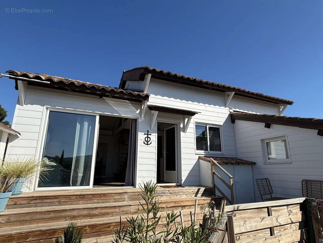 Maison à ROQUEBRUNE-SUR-ARGENS