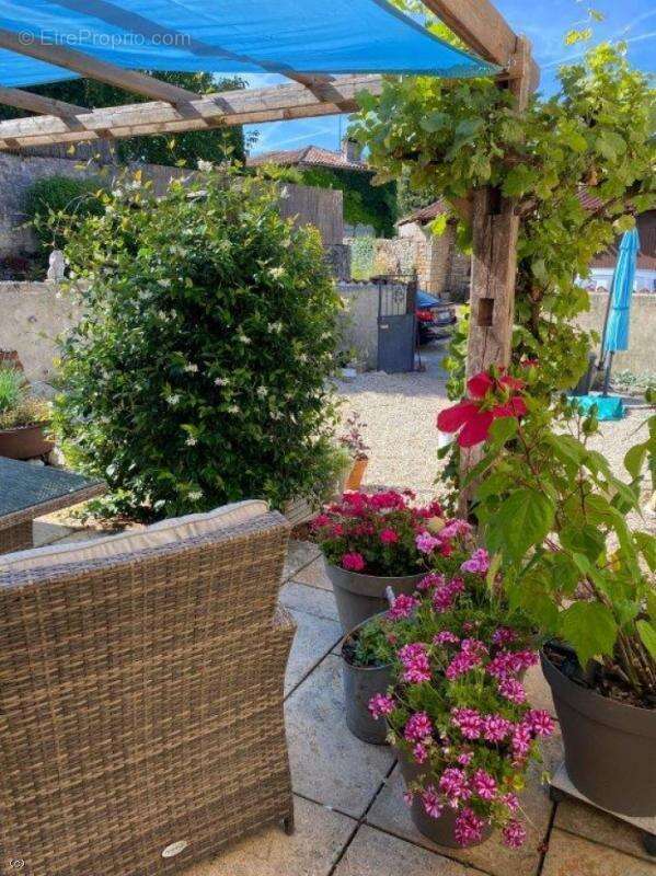 Maison à NANTEUIL-EN-VALLEE