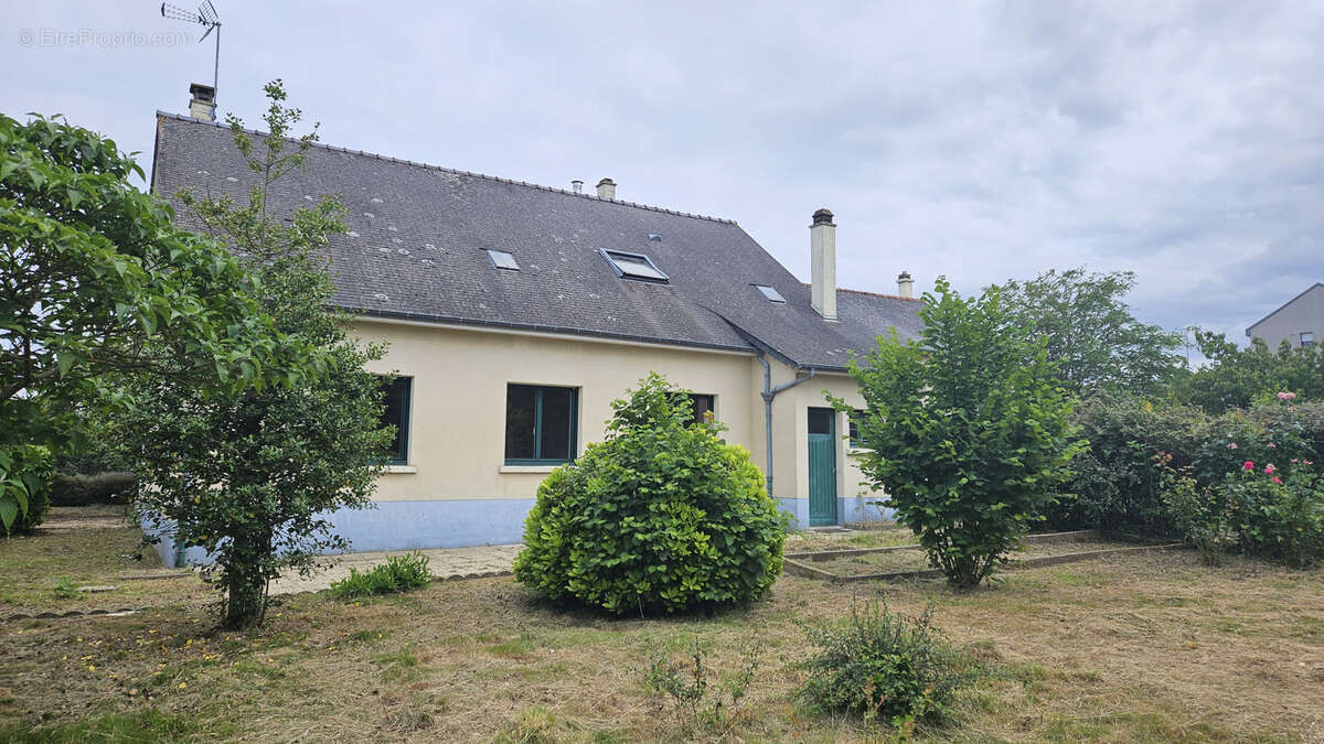Maison à NOYAL-CHATILLON-SUR-SEICHE