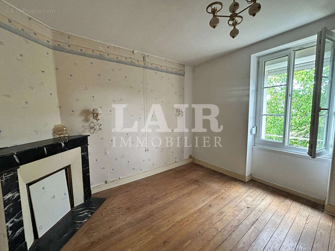 Maison à MONTMERREI