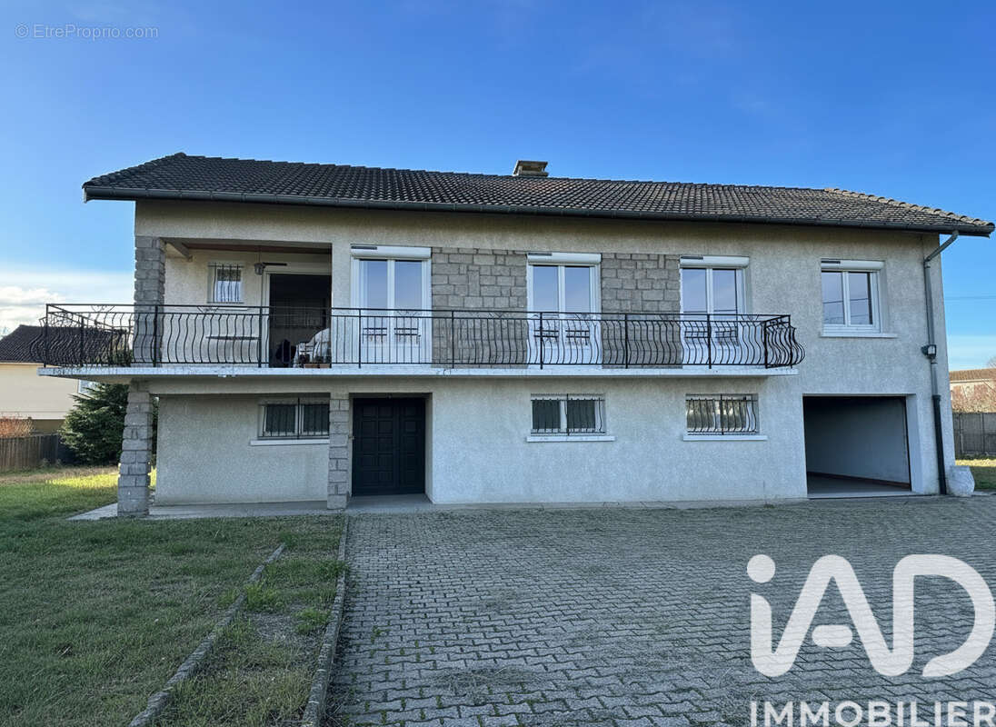 Photo 2 - Maison à VEAUCHE