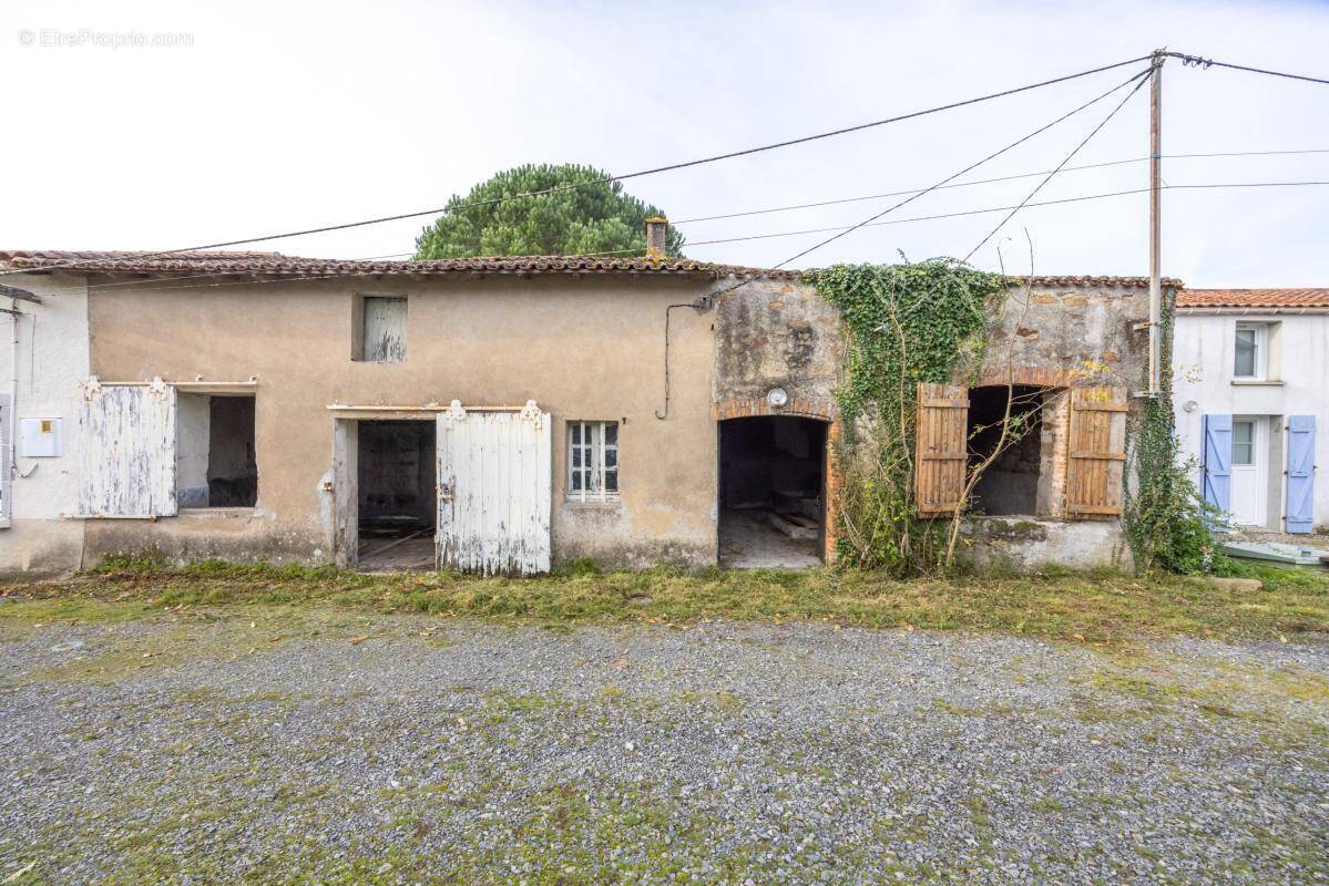 Maison à MOUZILLON