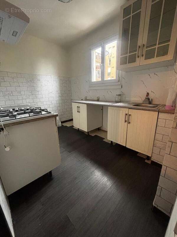   - Appartement à DRAGUIGNAN