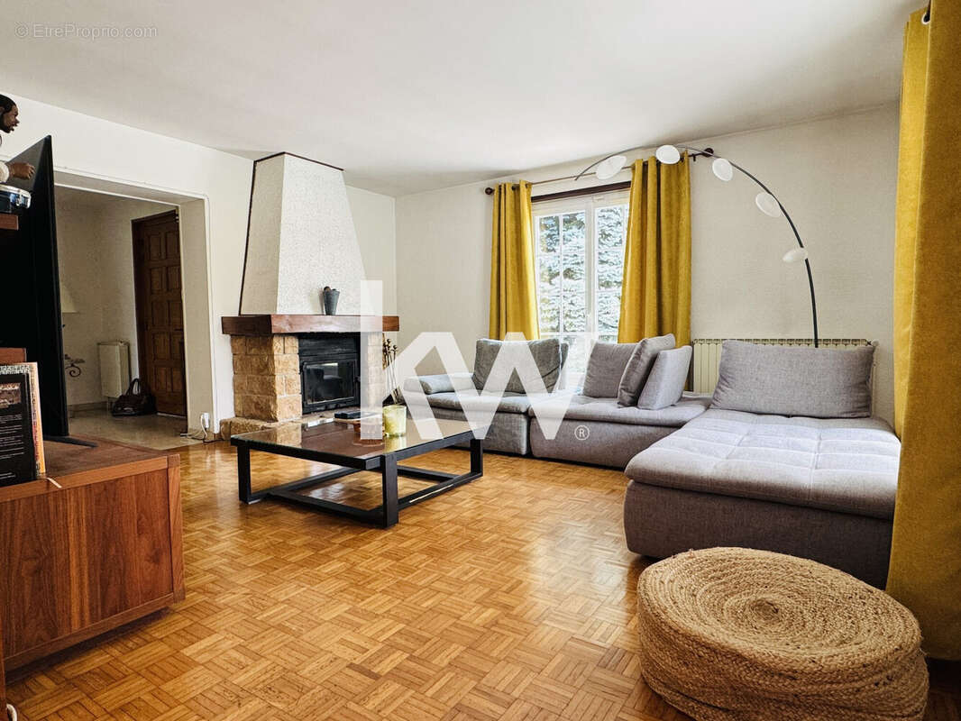 Maison 196 m² à Saint-Chamond  - photo 6