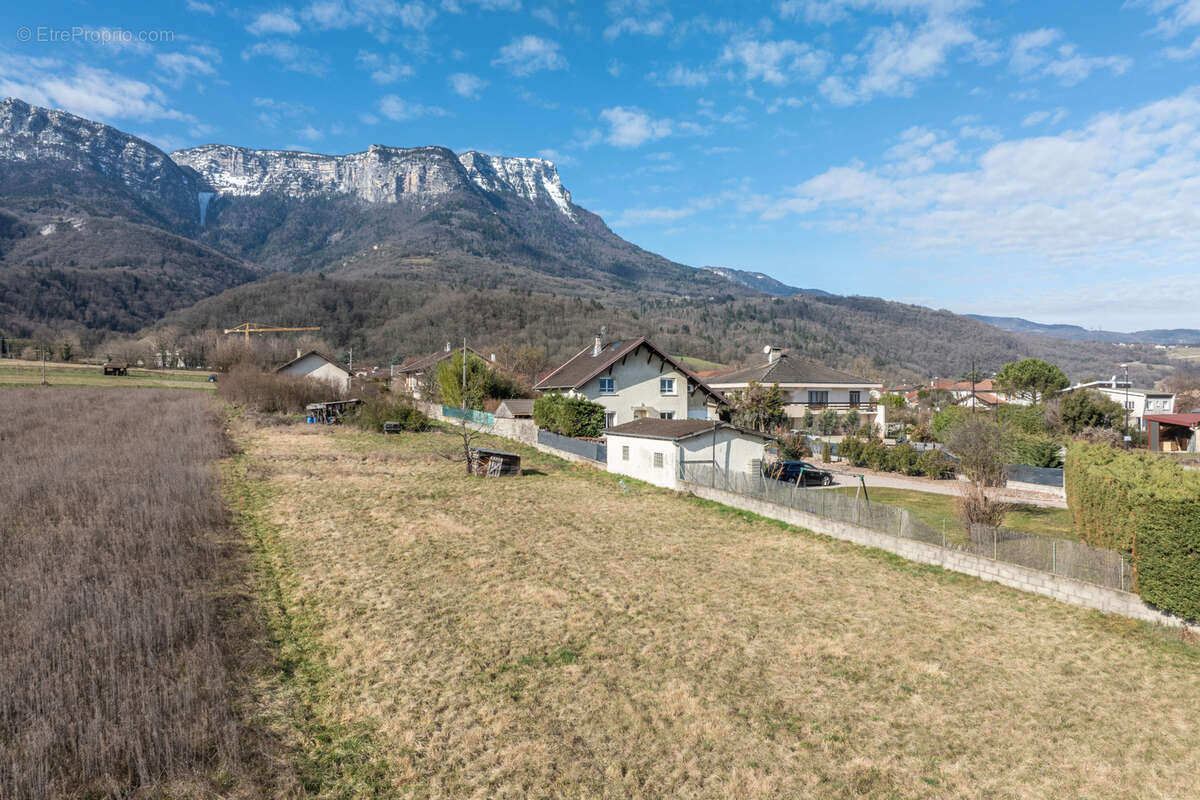 Terrain à CHAPAREILLAN