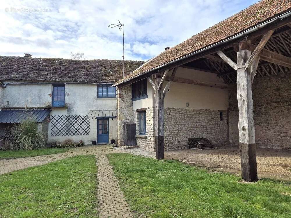 Maison à BEAUNE-LA-ROLANDE