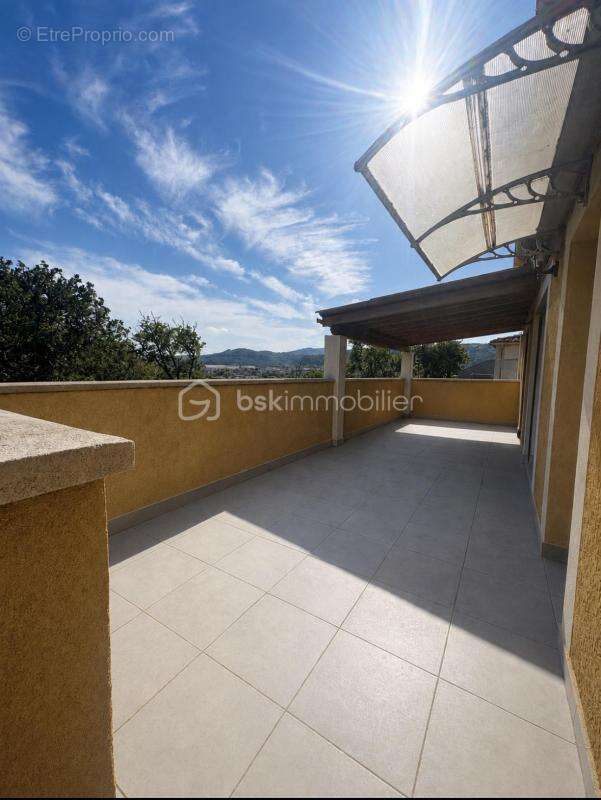 À Découvrir, Villa récente  avec piscine a 3 minutes d'Ales - photo 2