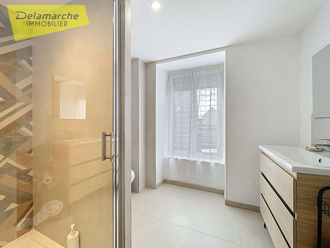 Maison à LA CROIX-AVRANCHIN