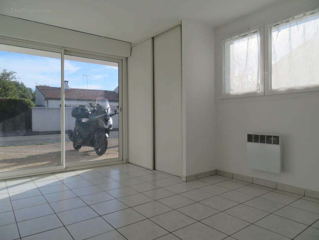 Maison 96 m² à La Jarne  - photo 12