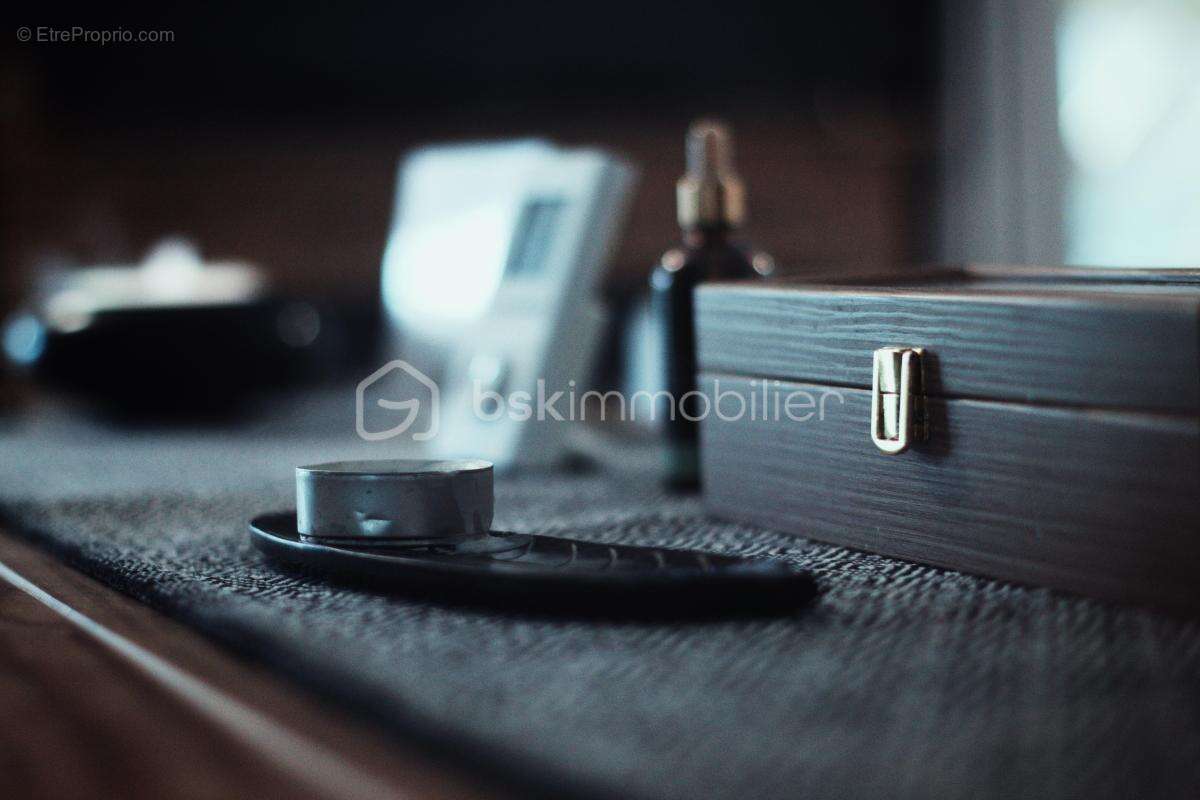 Commerce à VAL-D'ORNAIN