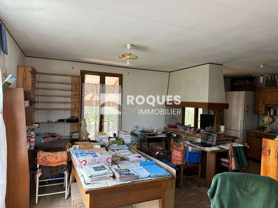 Octon, villa indèpendante de Plain-pied, 74 m2 habitables, sur 912 m2 de terrain, à mettre au goût du jour - photo 6