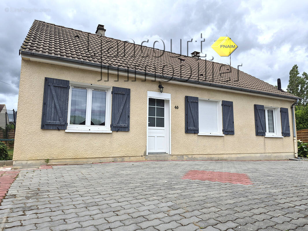 Maison à LONGUEIL-ANNEL