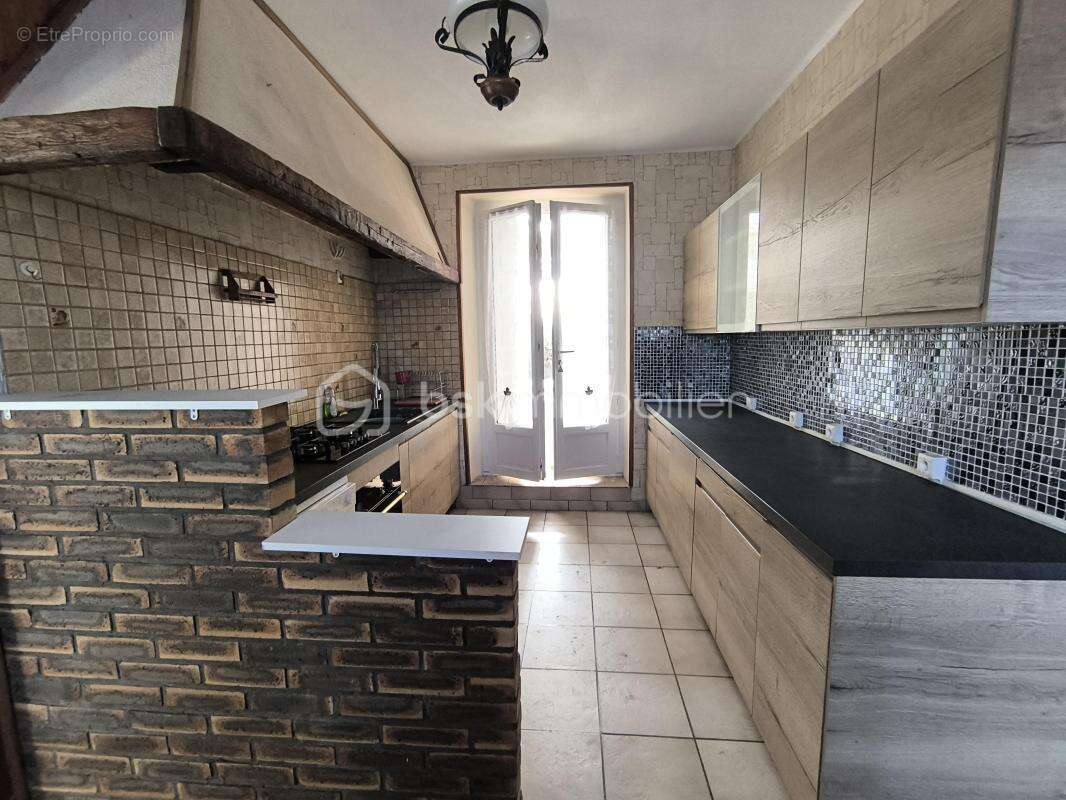 Maison 70 m² à Saint-Florentin  - photo 2
