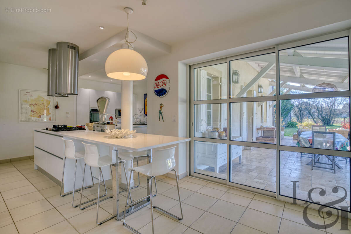 A vendre maison de caractère rénovée - photo 6