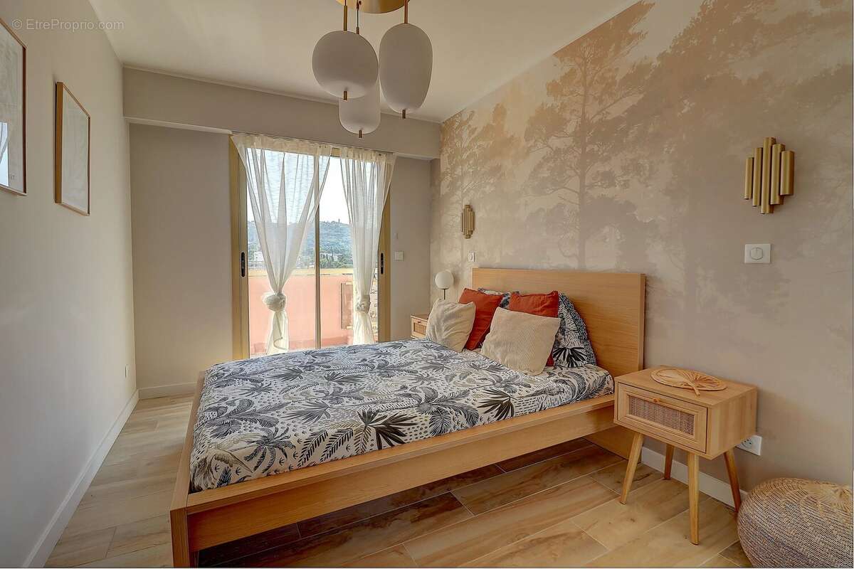 Cannes – appartement 4 pièces rénové à neuf en dernier étage - photo 12